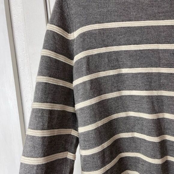 Banana Republic gray with white stripe sweater - Picture 8 of 10